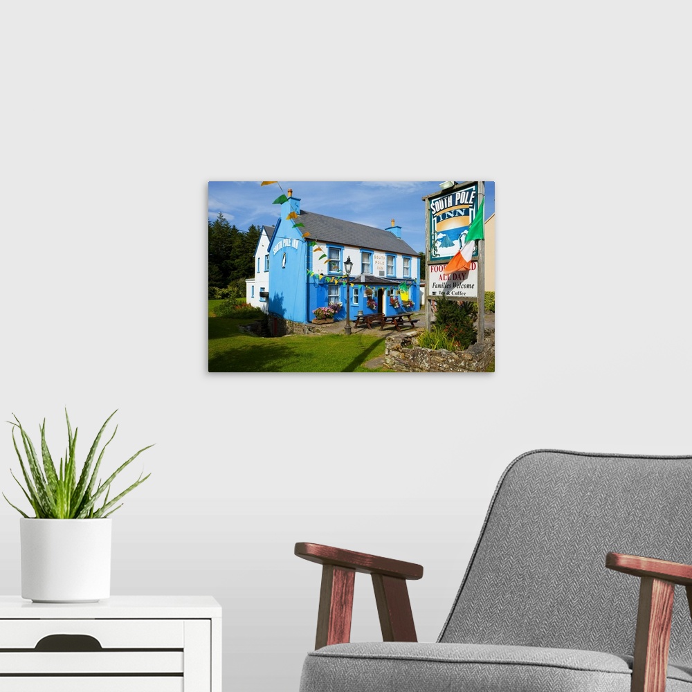 A modern room featuring The South Pole Inn, Dingle Peninsula, County Kerry, Ireland