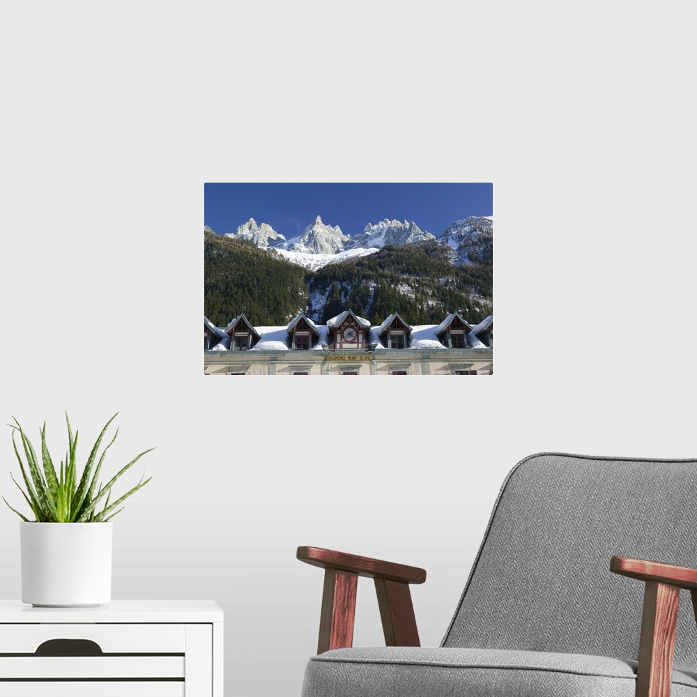 A modern room featuring Train Station, Mont Blanc, French Alps, France