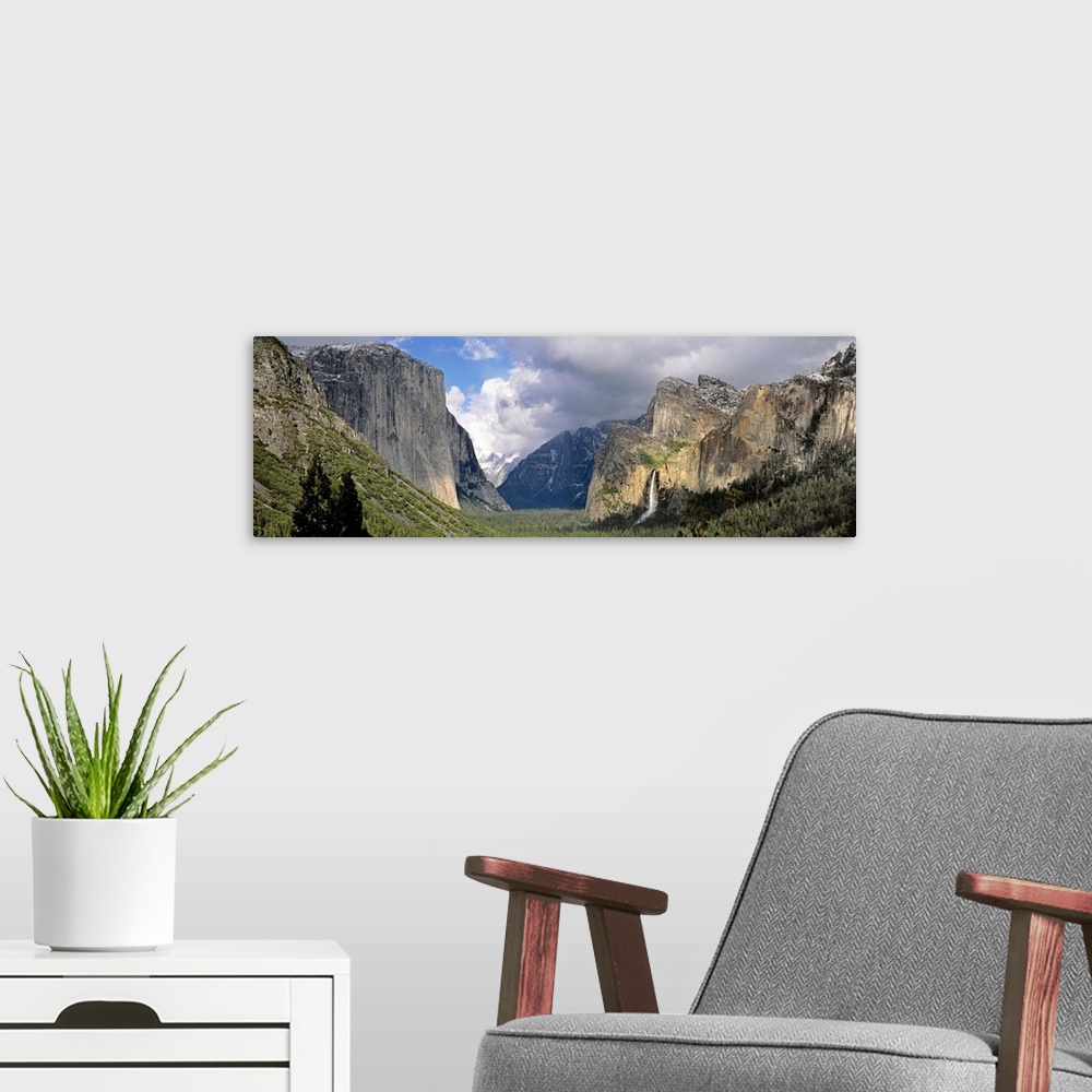 A modern room featuring US, California,Yosemite National Park