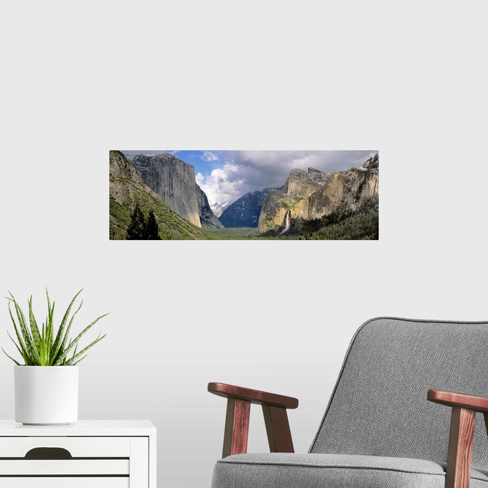 A modern room featuring US, California,Yosemite National Park