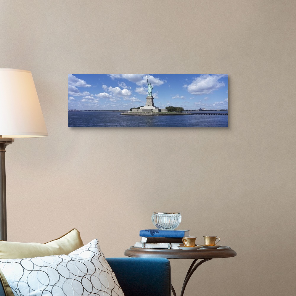 A traditional room featuring USA New York Statue of Liberty