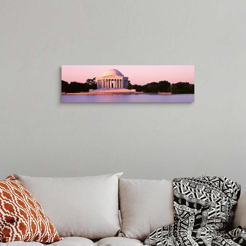 A bohemian room featuring Washington DC, Jefferson Memorial, Building at the waterfront