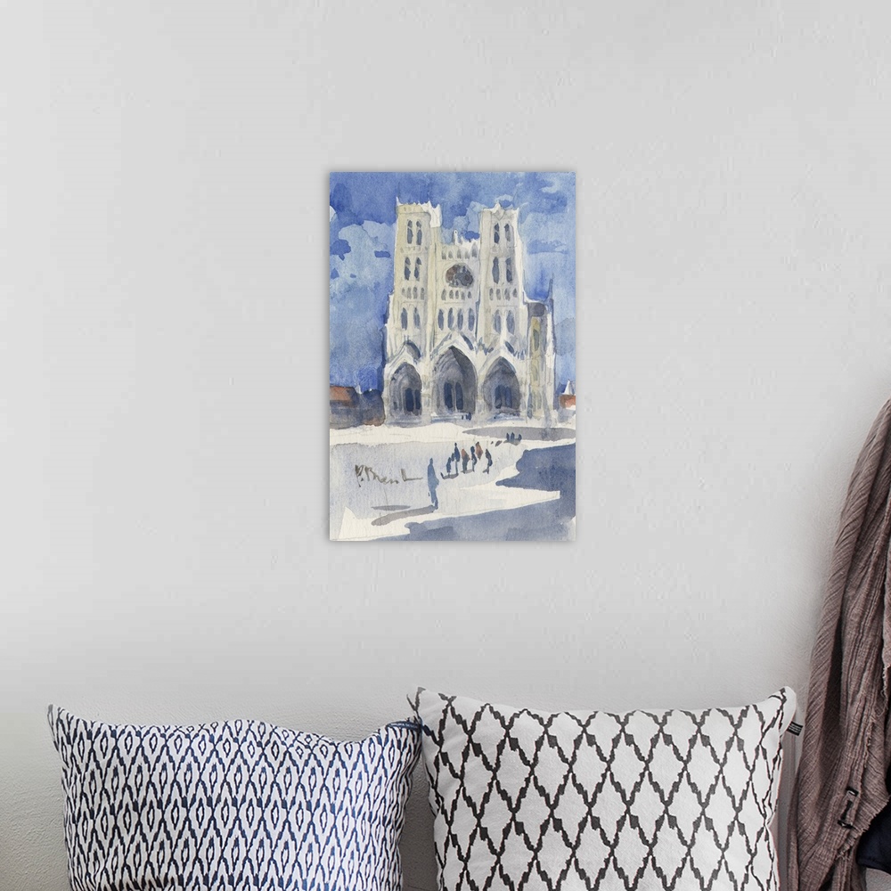 A bohemian room featuring Amiens Cathedral