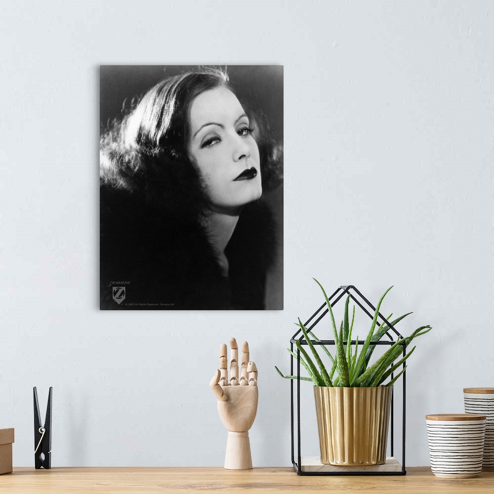 A bohemian room featuring Greta Garbo B