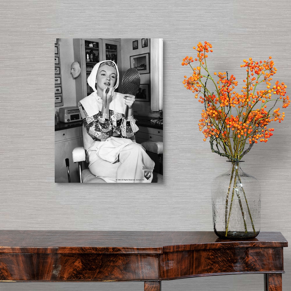 A traditional room featuring Marilyn Monroe B