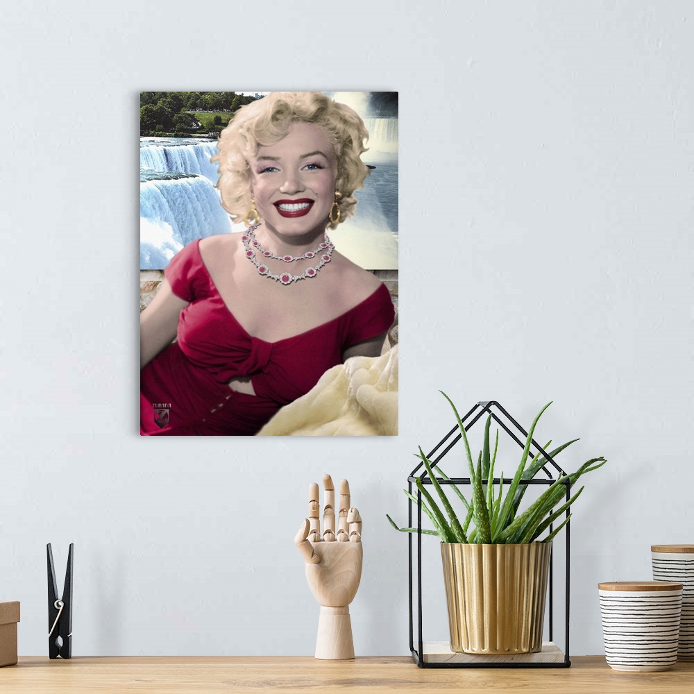 A bohemian room featuring Marilyn Monroe Niagara 2