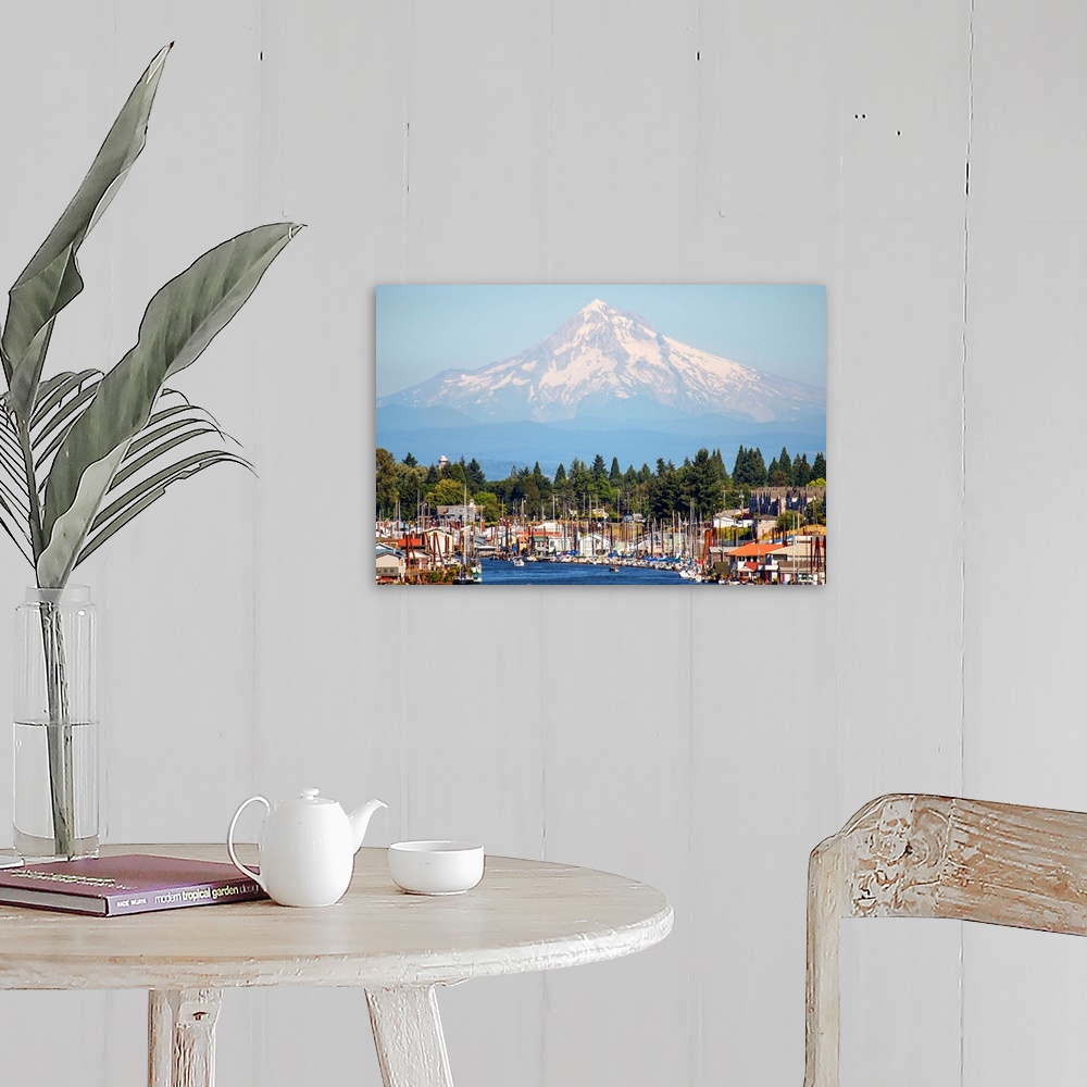 A farmhouse room featuring View of a marina in Columbia River with Mount Hood in the background, Portland, Oregon.