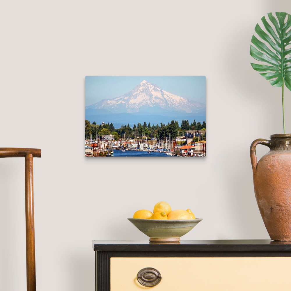 A traditional room featuring View of a marina in Columbia River with Mount Hood in the background, Portland, Oregon.
