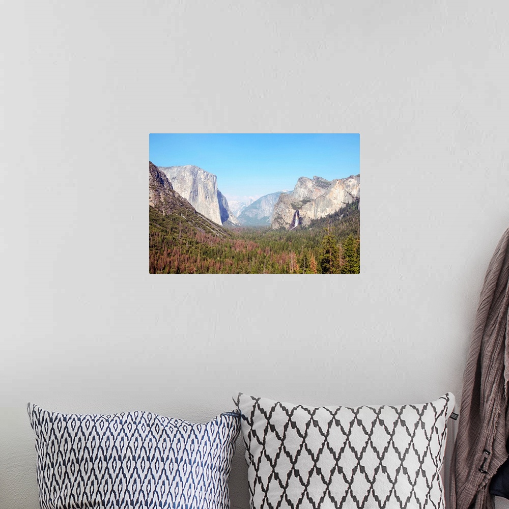 A bohemian room featuring View of El Capitan and Yosemite Valley in Yosemite National Park, California.