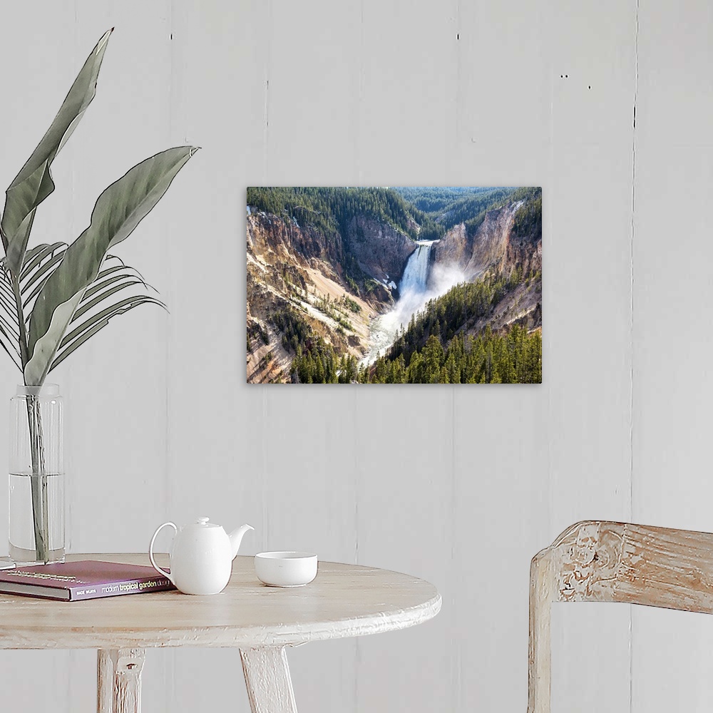 A farmhouse room featuring Lower Yellowstone falls is one of two major waterfalls on the Yellowstone River.