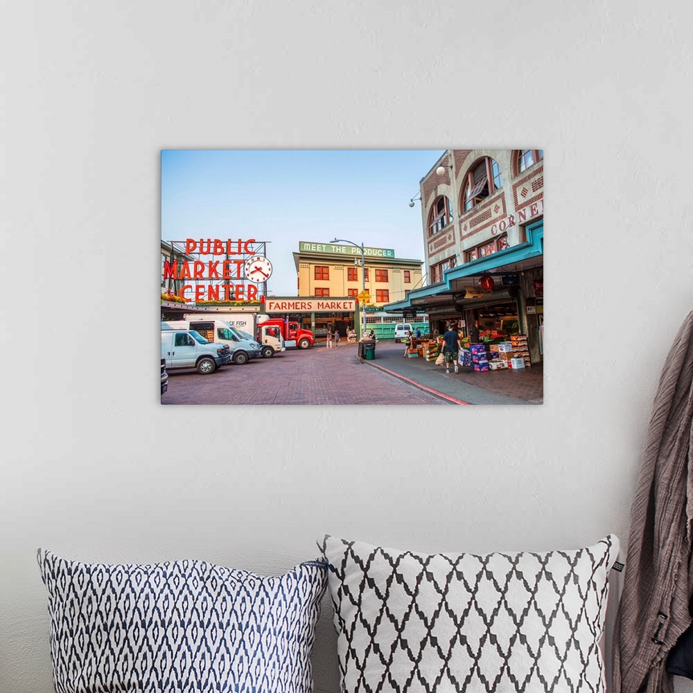 A bohemian room featuring Streetview of the farmers market in downtown Seattle, Washington.