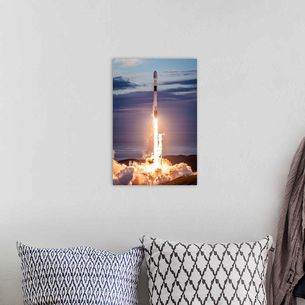 A bohemian room featuring Iridium-8 Mission. On Friday, January 11 at 7:31 a.m. PST, 15:31 UTC, SpaceX successfully launche...