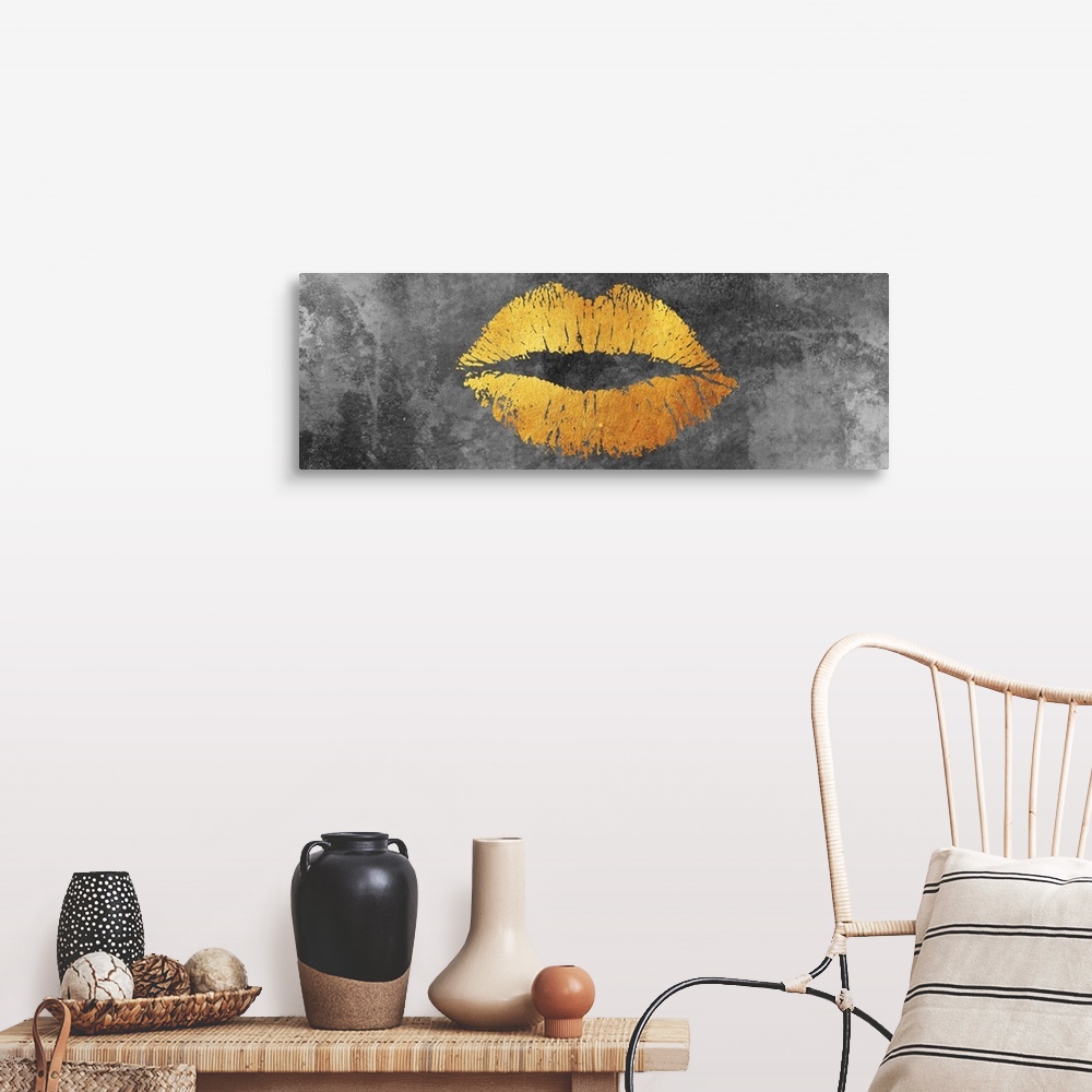 A farmhouse room featuring Lips - Grunge And Gold