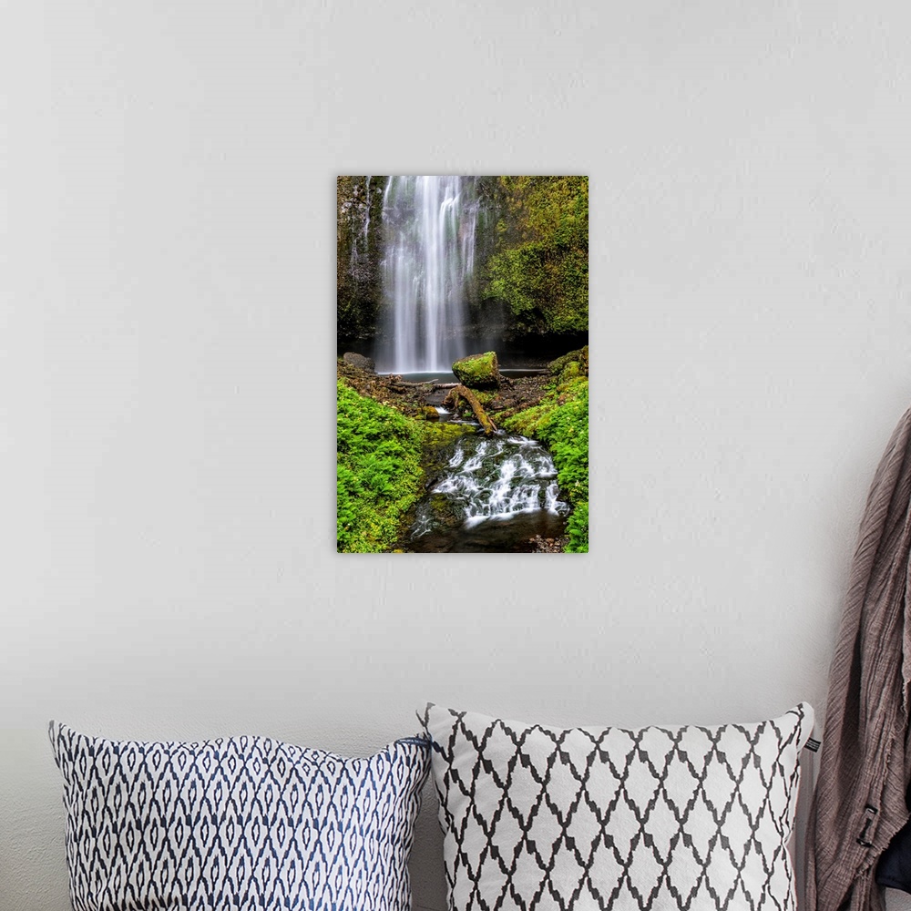 A bohemian room featuring View of Multnomah Falls in Portland, Oregon.