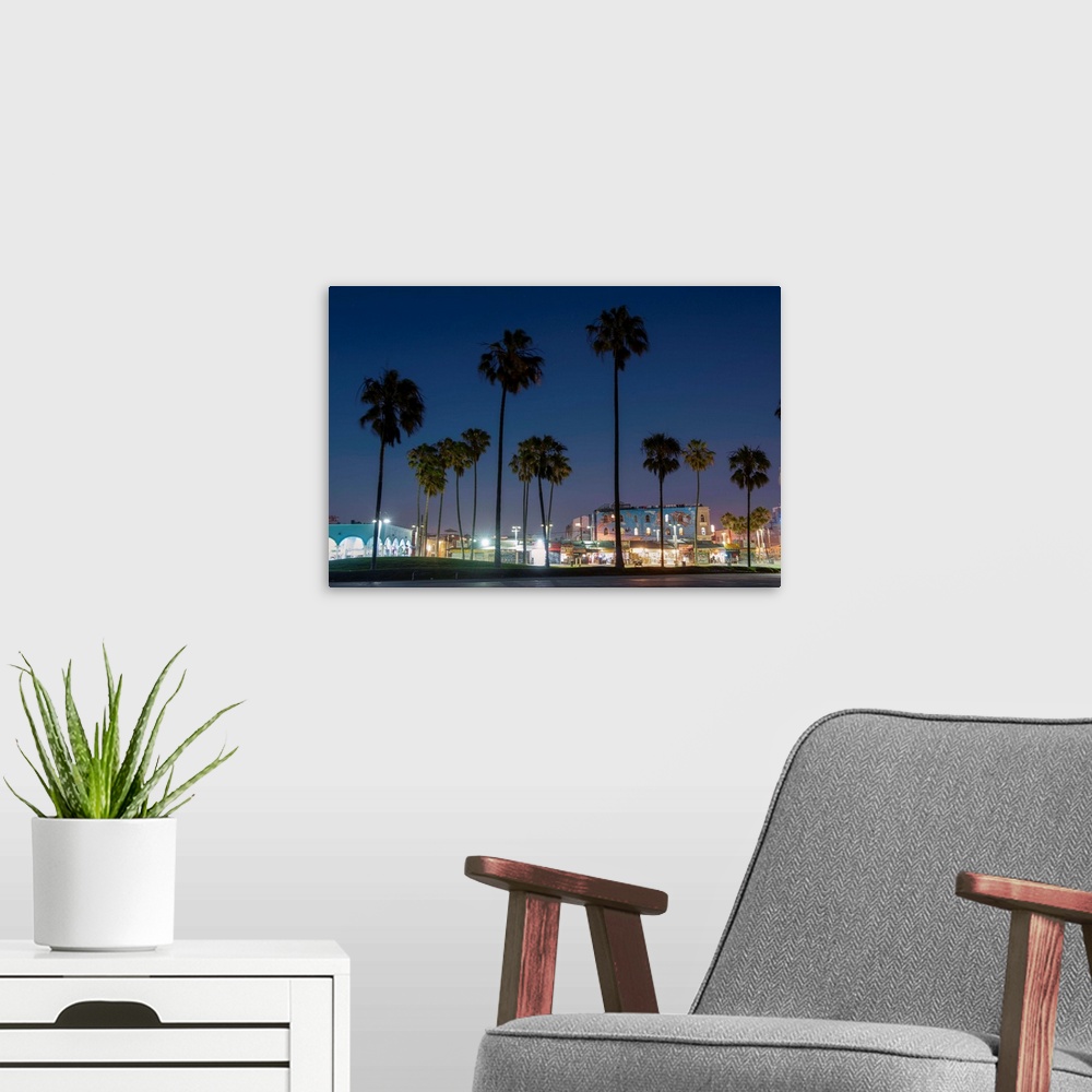 A modern room featuring One of the famous attractions at Venice beach, the boardwalk stretches about 1.5 miles. It includ...
