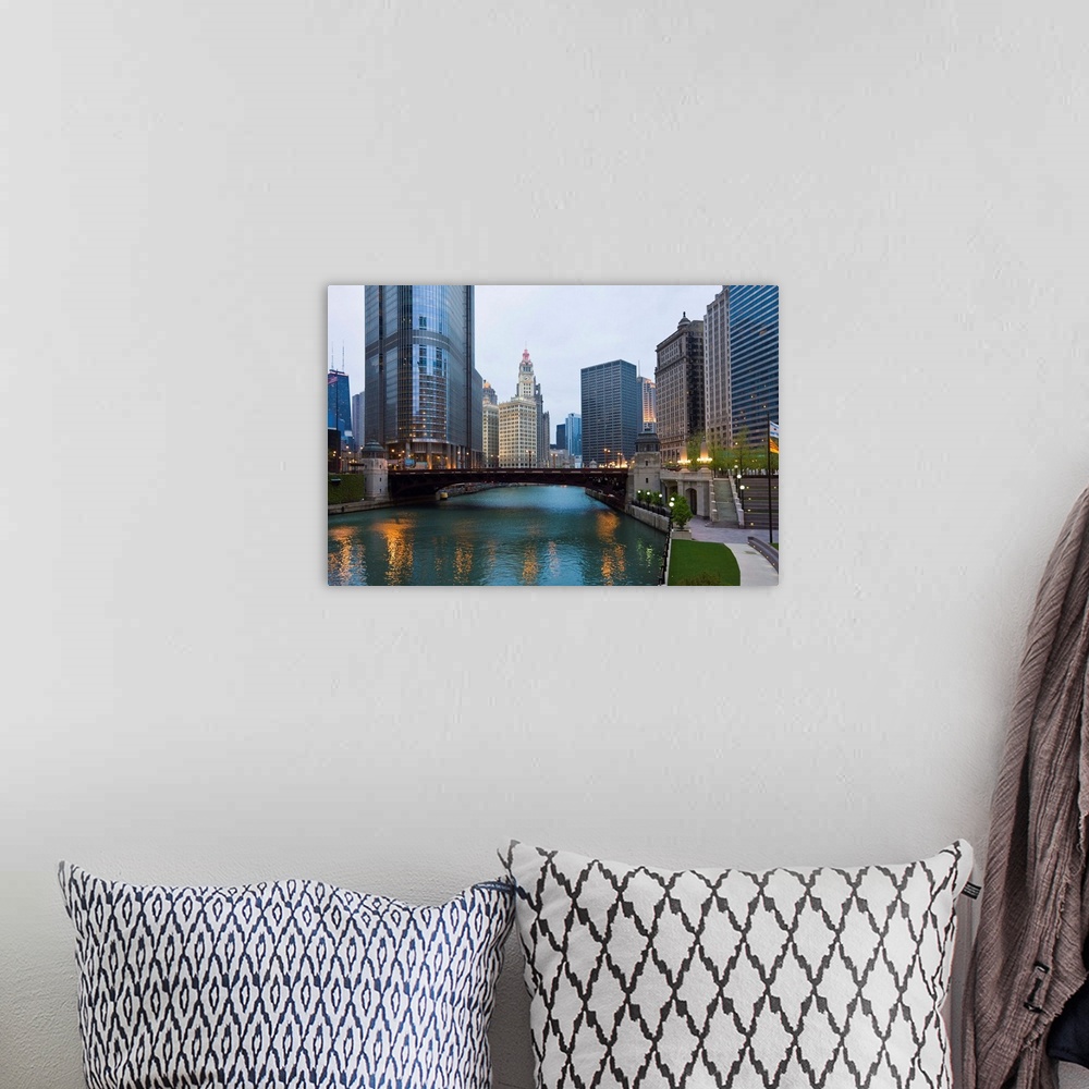 A bohemian room featuring Buildings along Wacker Drive and the Chicago River, Chicago, Illinois