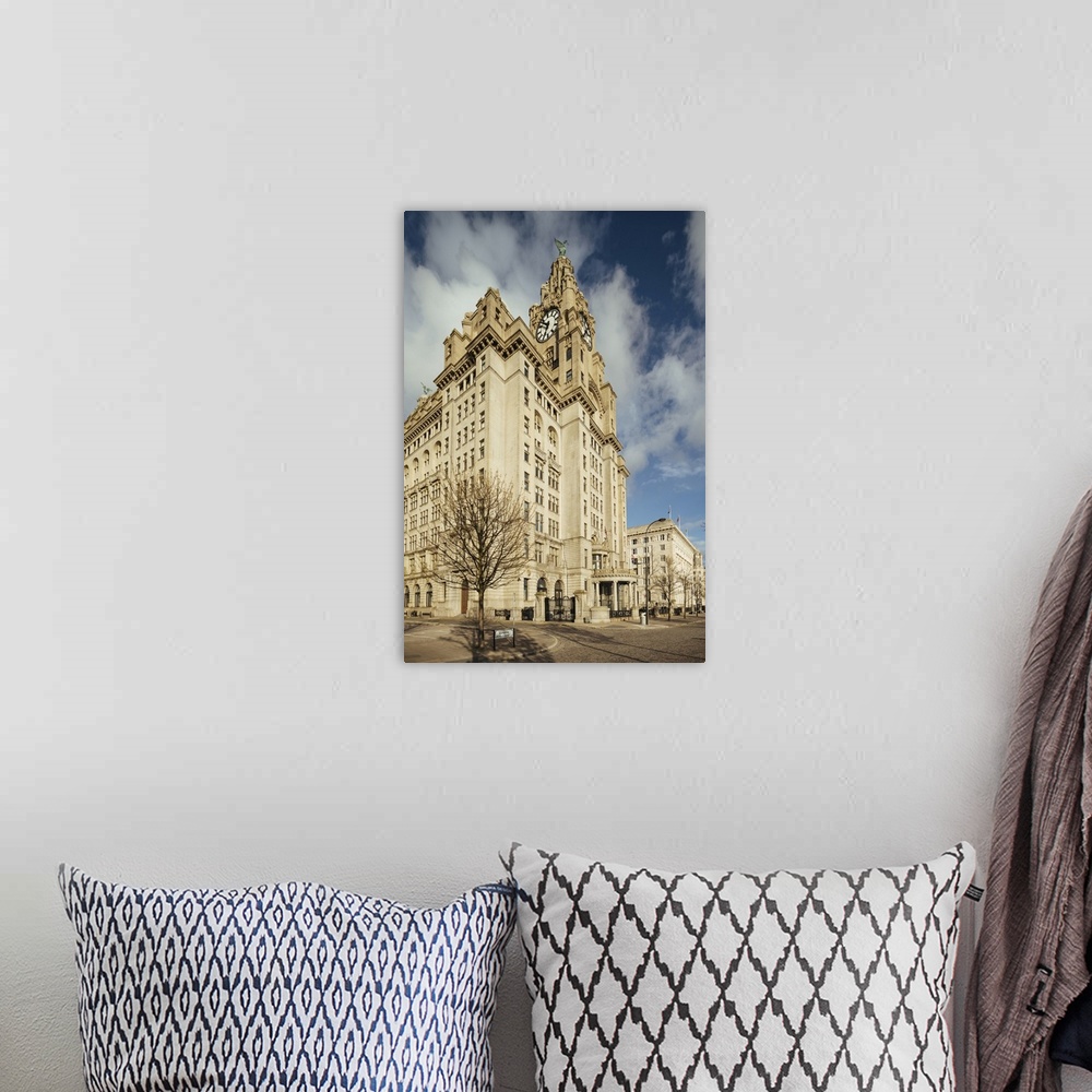 A bohemian room featuring Exterior of the Liver Building, Liverpool, Merseyside, England, United Kingdom, Europe