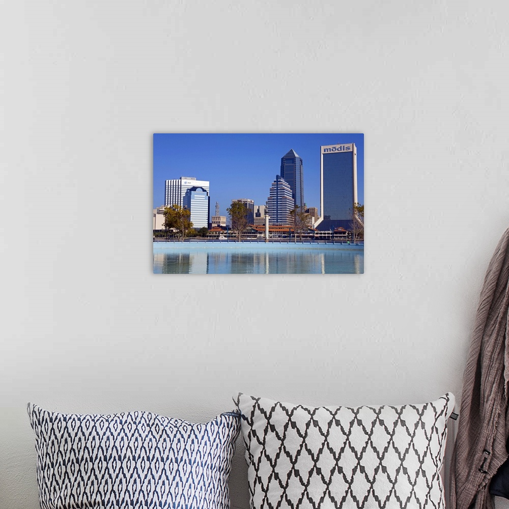 A bohemian room featuring Jacksonville skyline, Florida