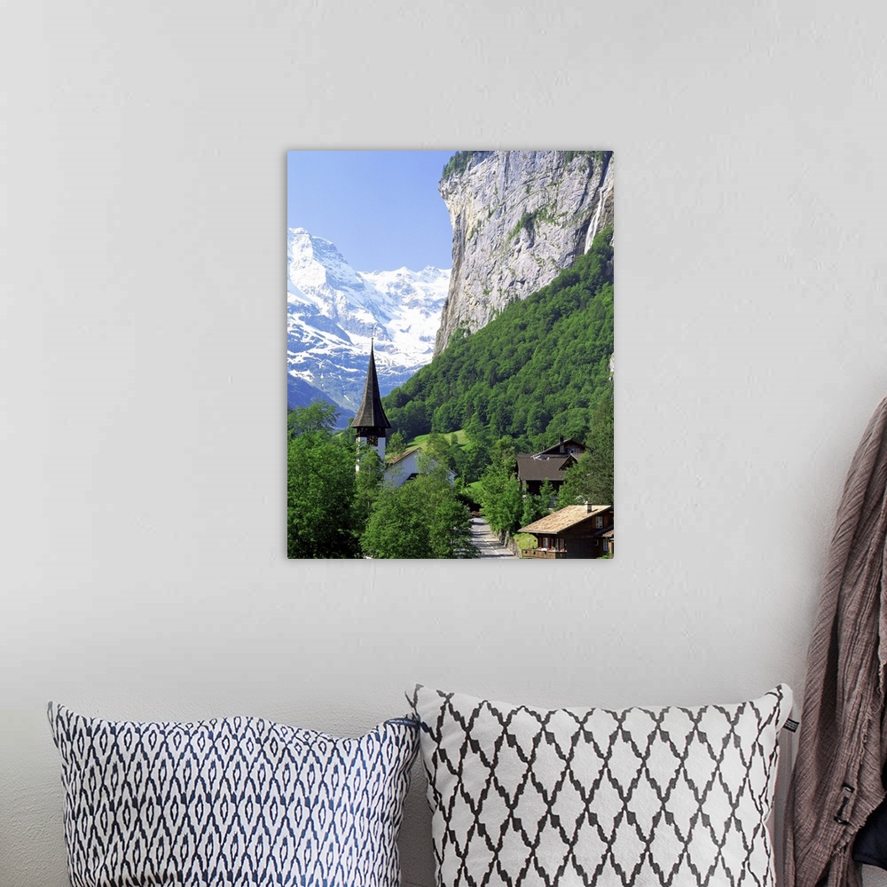 A bohemian room featuring Lauterbrunnen, Jungfrau region, Switzerland