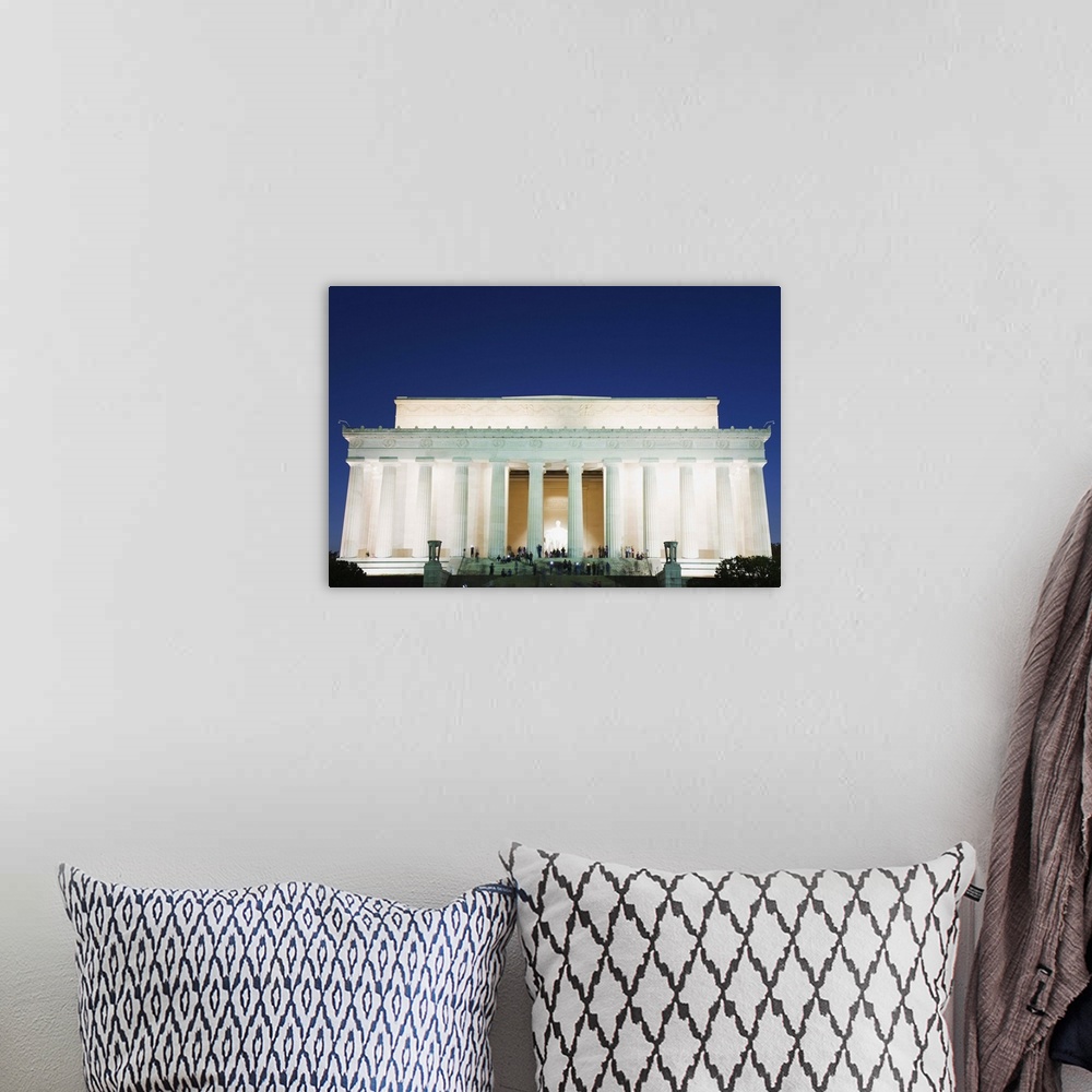 A bohemian room featuring Lincoln Memorial, Washington D.C.