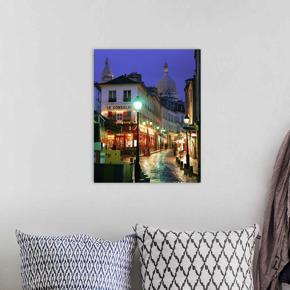 A bohemian room featuring Rainy street and dome of the Sacre Coeur, Montmartre, Paris, France