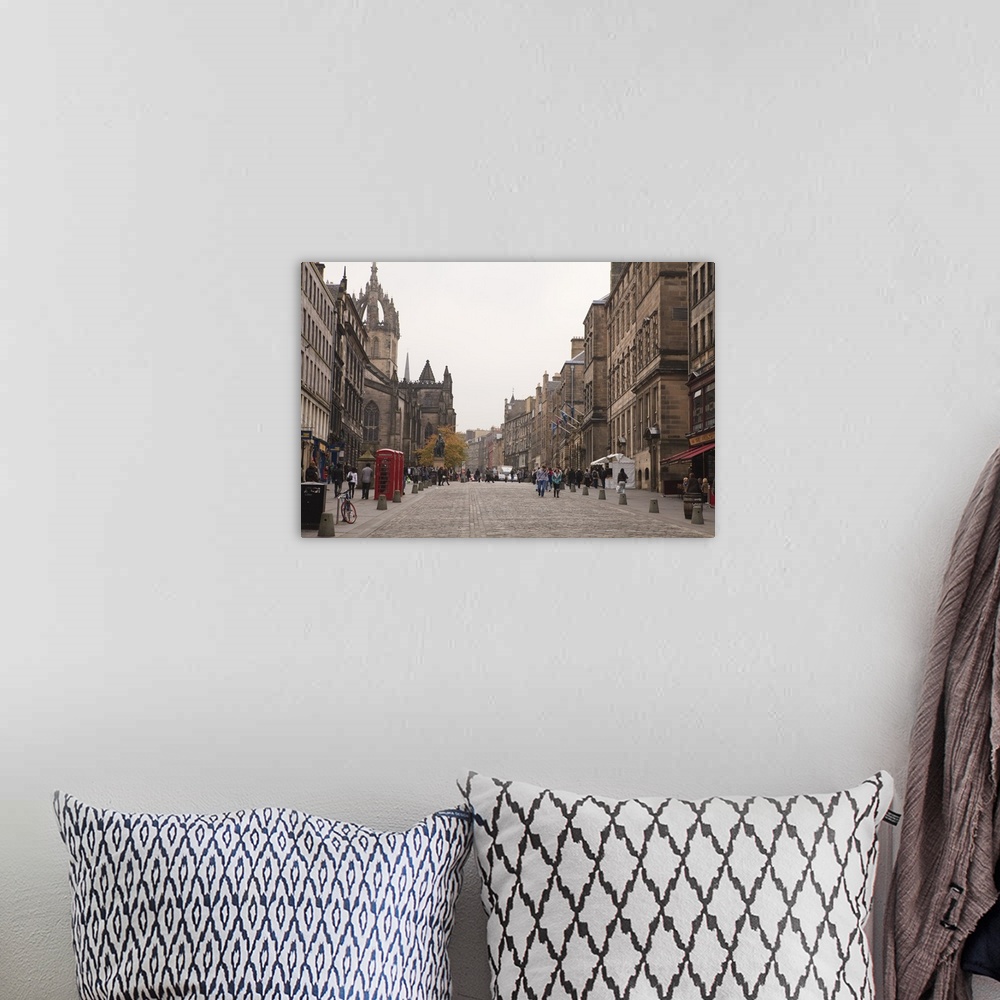 A bohemian room featuring Royal Mile, The Old Town, Edinburgh, Scotland, United Kingdom, Europe