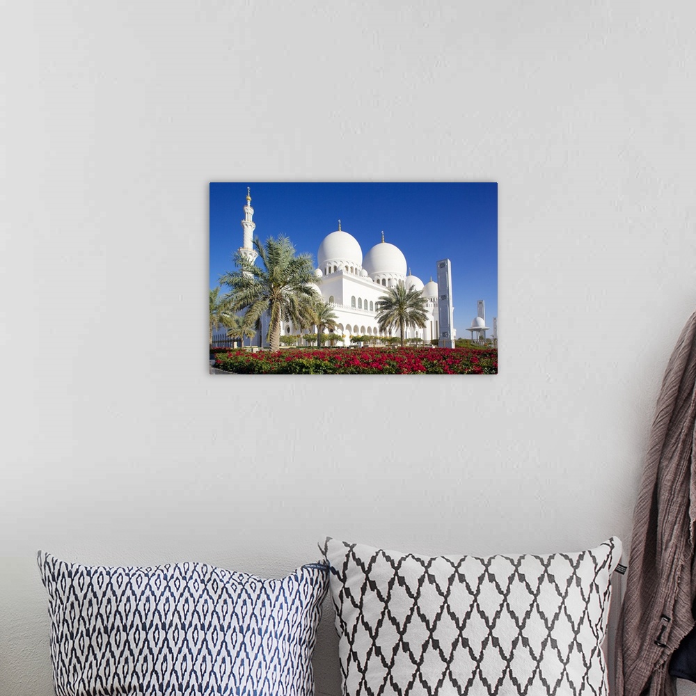 A bohemian room featuring Sheikh Zayed Bin Sultan Al Nahyan Mosque, Abu Dhabi, United Arab Emirates