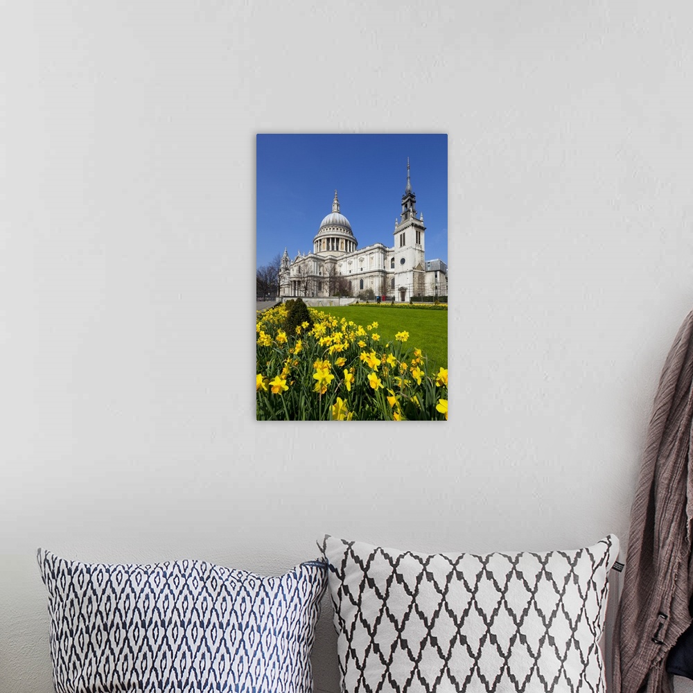 A bohemian room featuring St. Paul's Cathedral with daffodils, London, England, United Kingdom, Europe