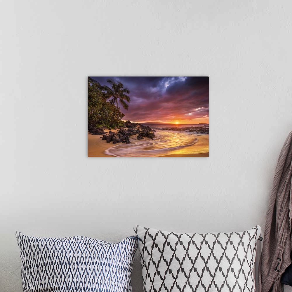 A bohemian room featuring Sunset on the ocean at Pa'ako Beach (Secret Cove), Maui, Hawaii, United States of America, Pacific
