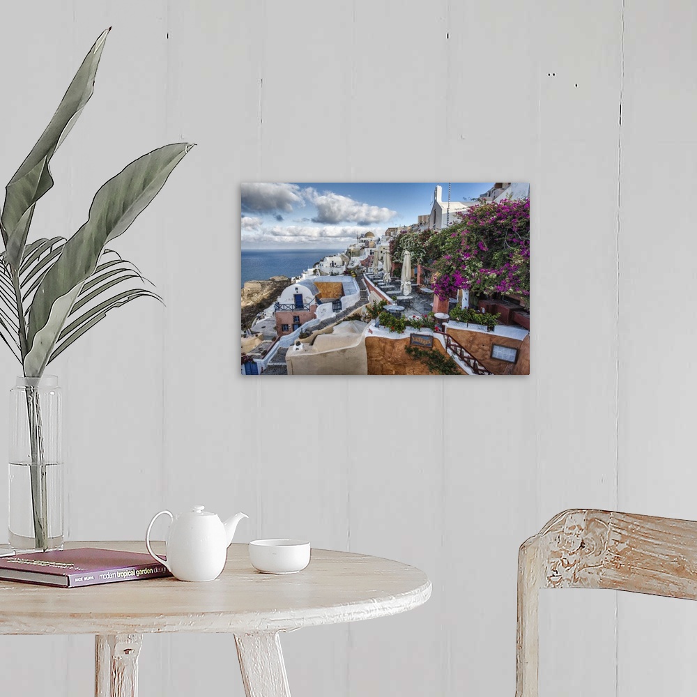A farmhouse room featuring Bouganvillea and cafes on Oia, Santorini