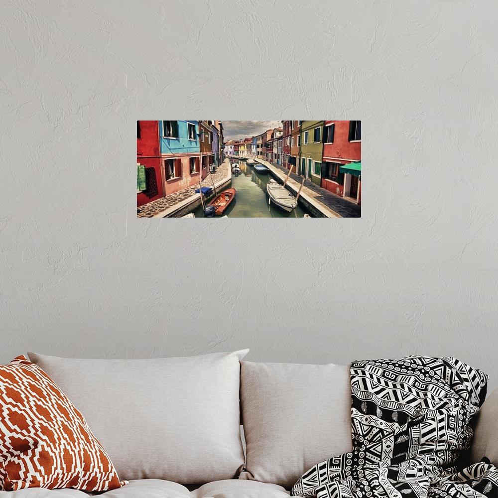 A bohemian room featuring Colorful Borano near Venice, Italy