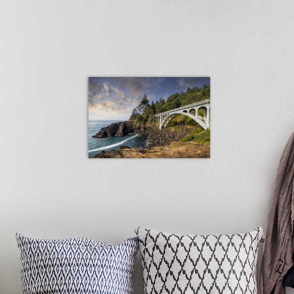 A bohemian room featuring Rocky Creek Bridge on the Oregon Coast