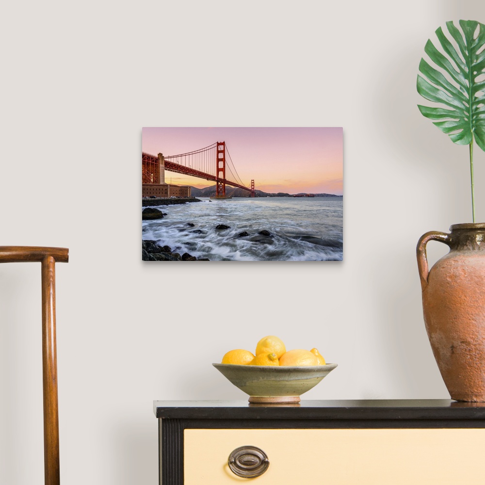 A traditional room featuring Golden Gate Bridge