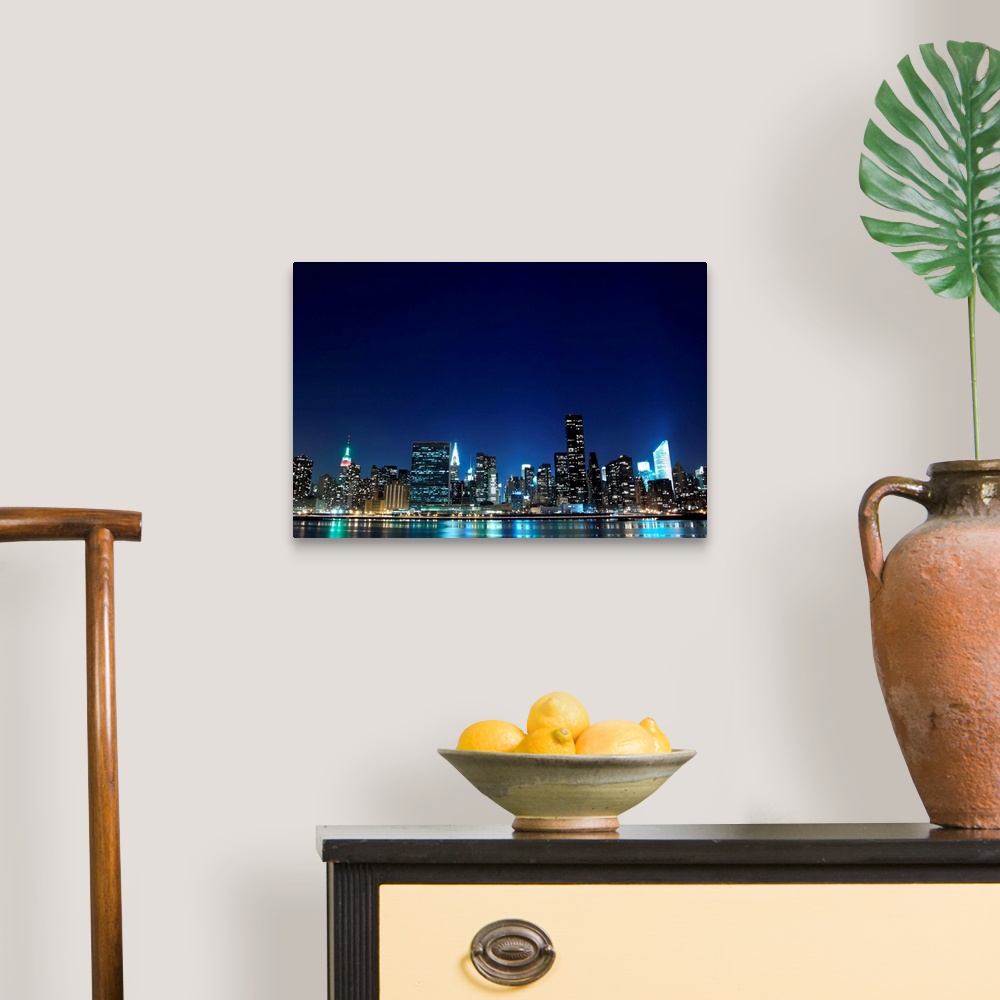 A traditional room featuring New York City skyline at Night Lights, Midtown Manhattan