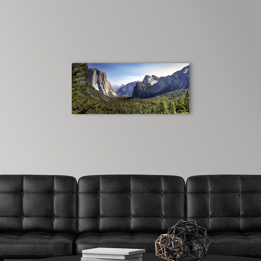 A modern room featuring Tunnel View In Yosemite National Park