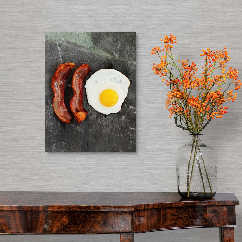A traditional room featuring Fried egg and bacon