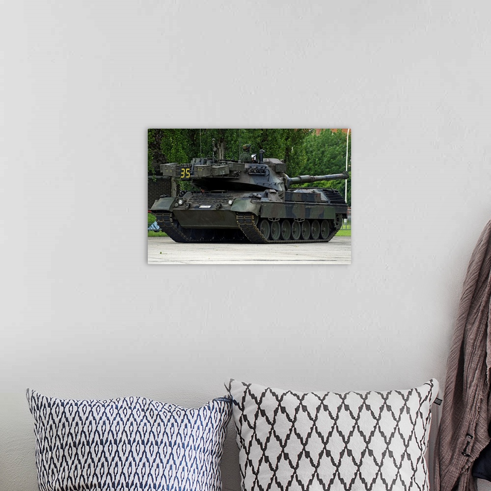 A bohemian room featuring The Leopard 1A5 MBT of the Belgian Army in action