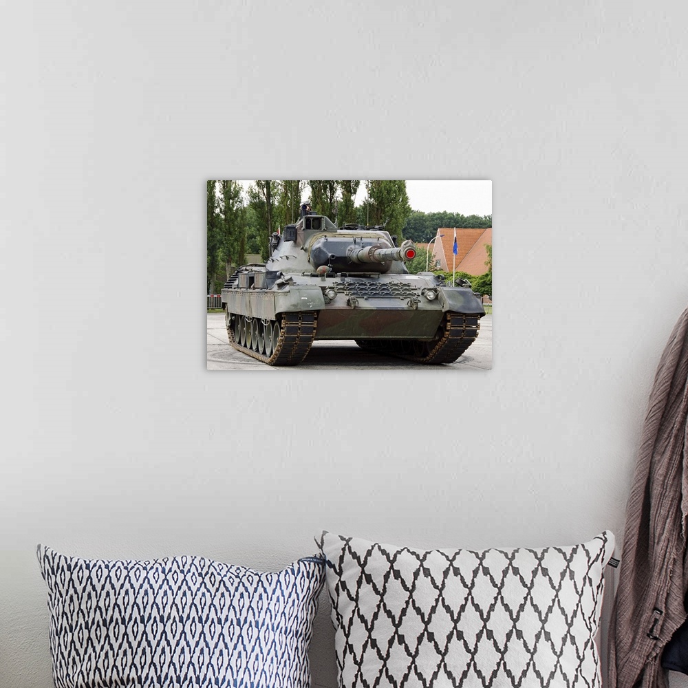 A bohemian room featuring The Leopard 1A5 of the Belgian Army in action