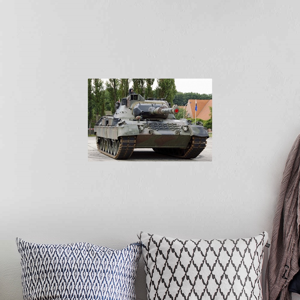 A bohemian room featuring The Leopard 1A5 of the Belgian Army in action