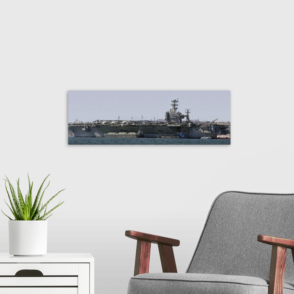 A modern room featuring USS Carl Vinson in Lisbon