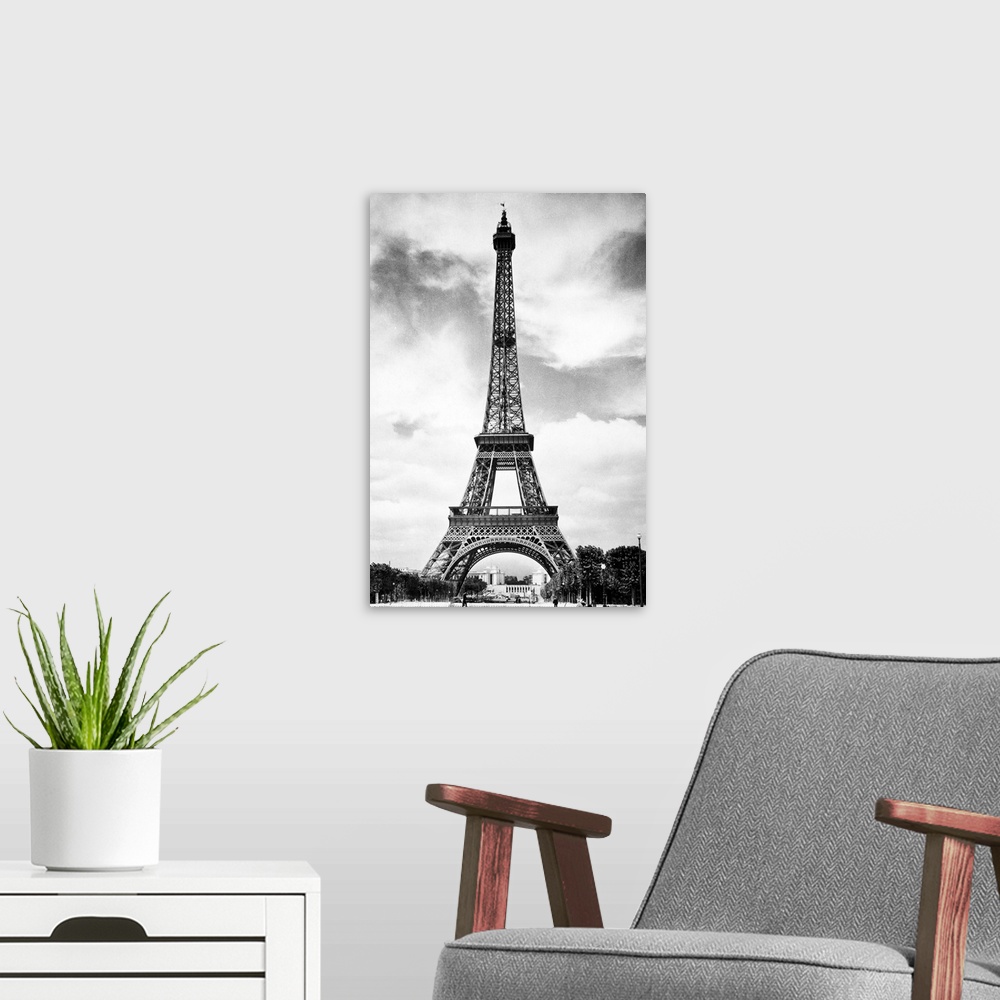 A modern room featuring The Eiffel Tower with the Palais de Chaillot in the background. Photograph, c1940.