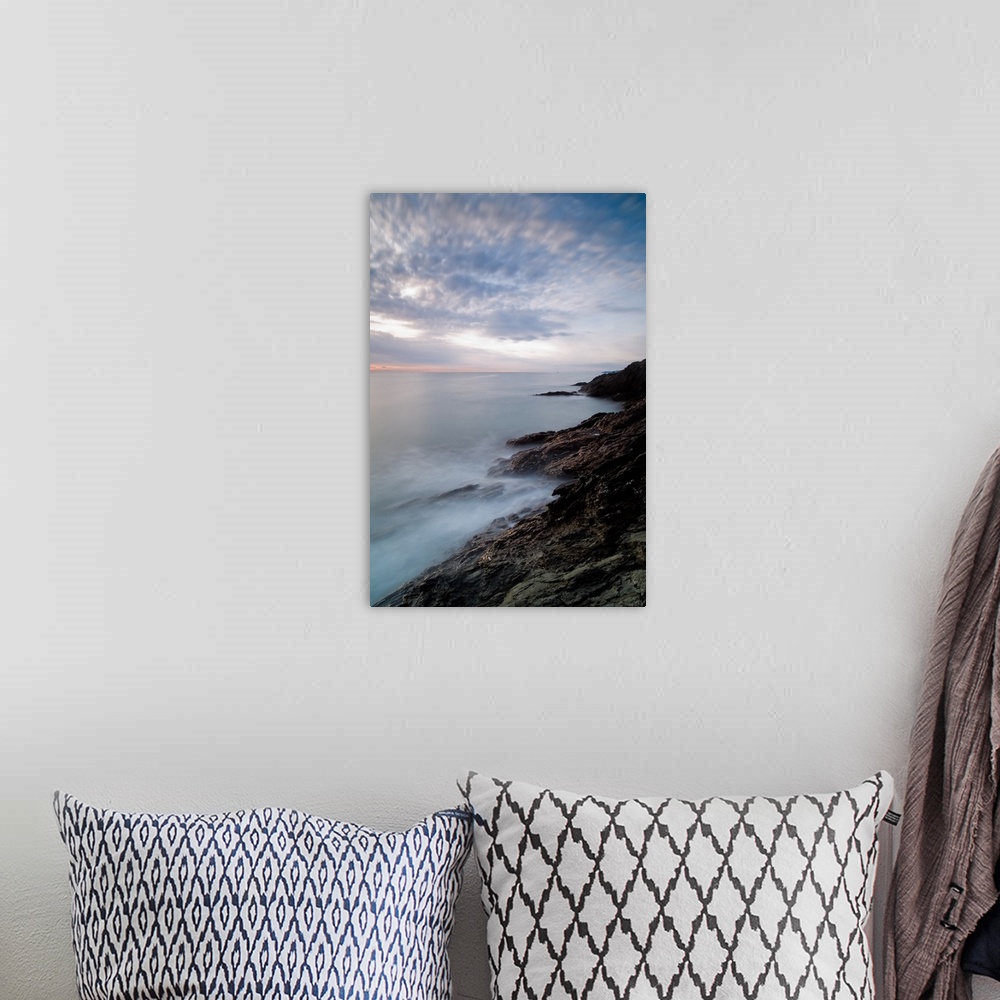 A bohemian room featuring Blurred clouds and waves at sunrise at Ladies Cove Dartmouth