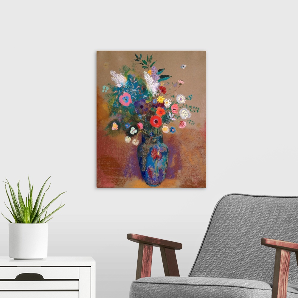 A modern room featuring Bouquet of Flowers